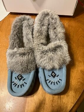 Softmoc Moccasins, size 7.